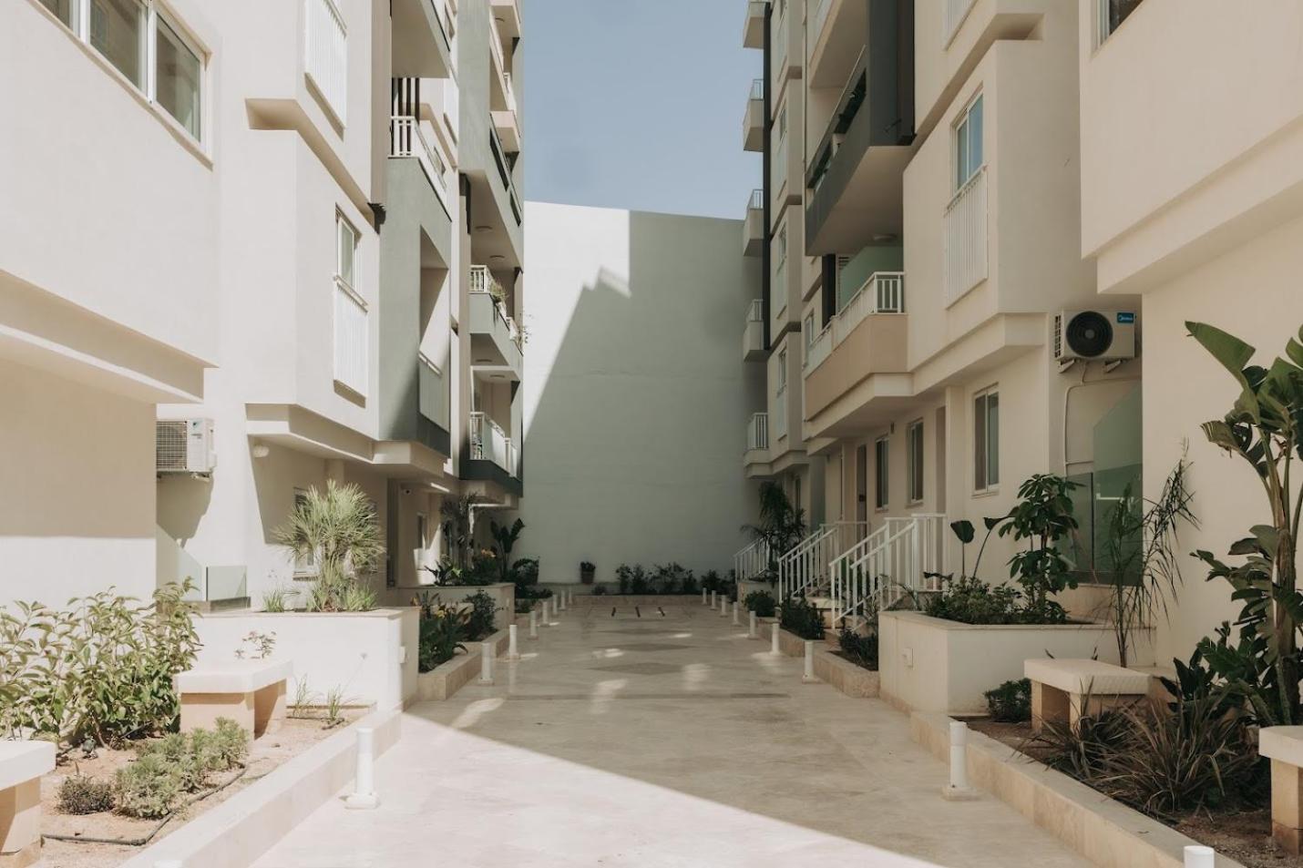 B5 The Palm Court Apartment *